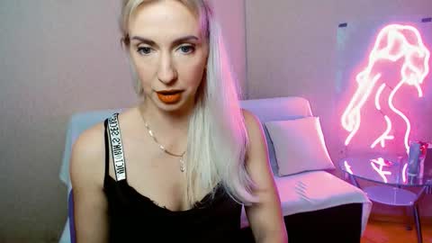 cute_smile_shy online show from 11.08.25