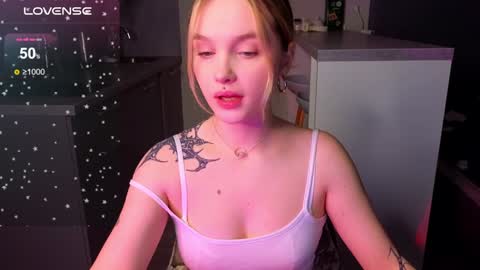 Snapshot of cute_summer_breathe chatting on 12.02.24 Sue online show from 12.02.24