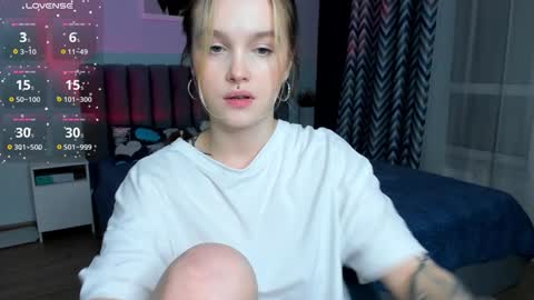 Snapshot of cute_summer_breathe chatting on 12.16.24 Sue online show from 12.16.24