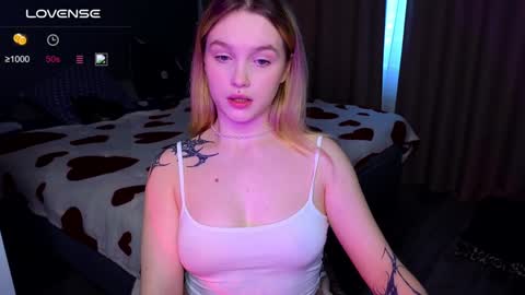 Snapshot of cute_summer_breathe chatting on 01.13.25 Sue online show from 01.13.25