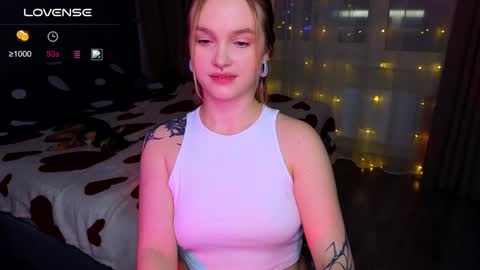 Snapshot of cute_summer_breathe chatting on 01.16.25 Sue online show from 01.16.25