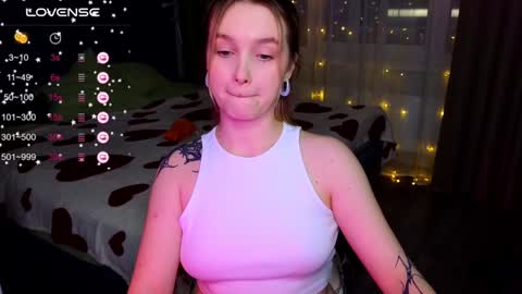 Snapshot of cute_summer_breathe chatting on 01.23.25 Sue online show from 01.23.25