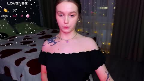 Snapshot of cute_summer_breathe chatting on 01.24.25 Sue online show from 01.24.25