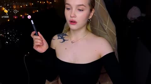 Snapshot of cute_summer_breathe chatting on 11.01.25 Sue online show from 11.01.25