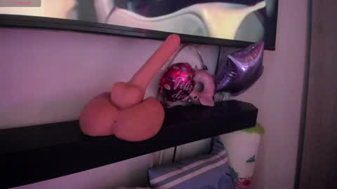 katalinda montt online show from 04.18.26