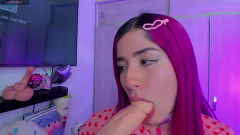 katalinda montt online show from 04.19.26