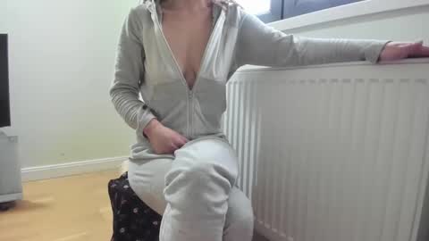 Anne-Marie  online show from 03.03.25