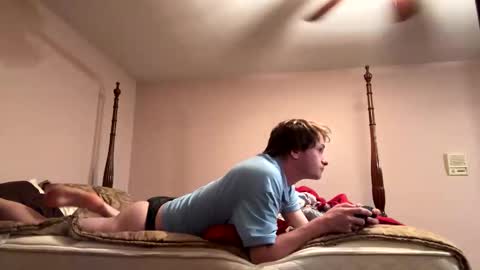 Snapshot of cuteboii29 chatting on 09.24.25 cuteboii29 online show from 09.24.25