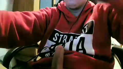 Snapshot of cuteboy090 chatting on 12.23.24 Cuteboy090 online show from 12.23.24