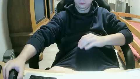 Snapshot of cuteboy090 chatting on 10.03.25 Cuteboy090 online show from 10.03.25