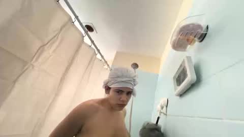 Snapshot of cutecuban18 chatting on 11.20.25 loveolots online show from 11.20.25