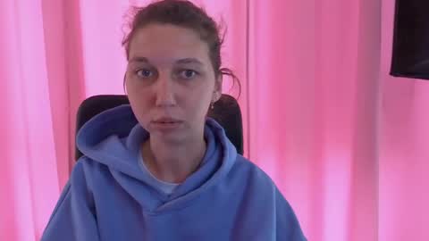 Elli online show from 10.17.25