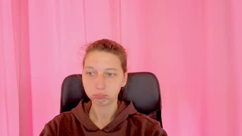 Elli online show from 10.23.25