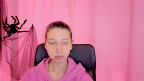 Elli online show from 11.10.25