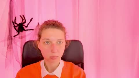 Elli online show from 11.15.25