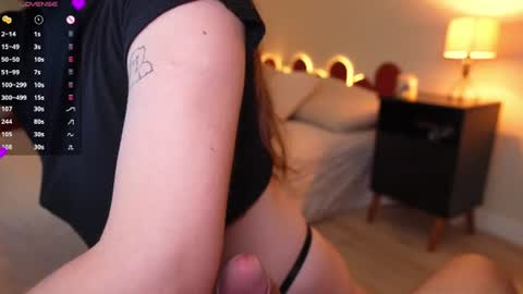 Snapshot of cutefacebigass chatting on 06.18.26 Mia online show from 06.18.26
