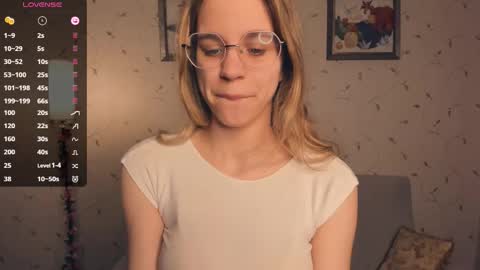 Snapshot of cutefluffy chatting on 02.15.26 Melisa online show from 02.15.26