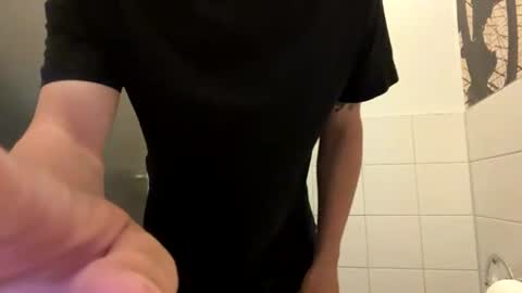 Snapshot of cuteguy696988432323 chatting on 07.22.26 cuteguy696988432323 online show from 07.22.26