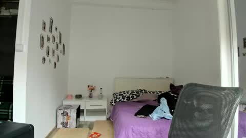 Snapshot of cutehana chatting on 11.09.25 MADY online show from 11.09.25