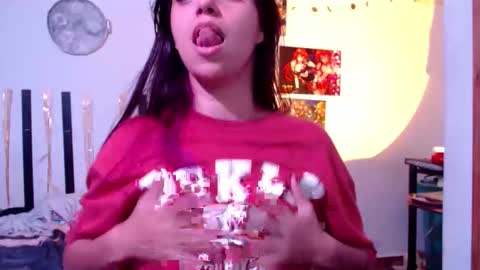 Snapshot of cutehaome chatting on 04.15.26 haome online show from 04.15.26