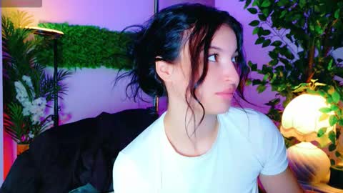 Snapshot of cuteness__girl chatting on 10.08.25 cuteness__girl online show from 10.08.25