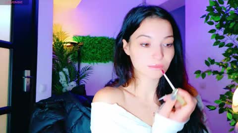 Snapshot of cuteness__girl chatting on 10.20.25 cuteness__girl online show from 10.20.25