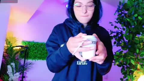 Snapshot of cuteness__girl chatting on 11.20.25 cuteness__girl online show from 11.20.25