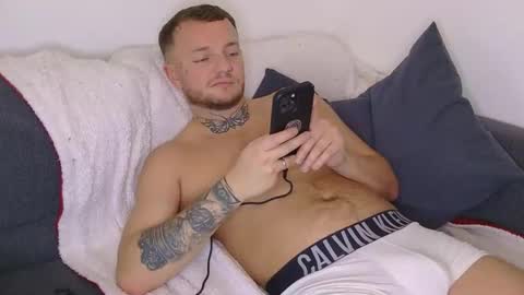 cutescottishlad online show from 10.14.25