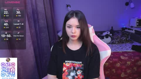 Snapshot of cutie_bellle chatting on 02.11.25 belle online show from 02.11.25