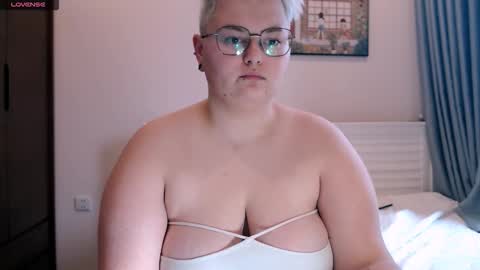 Sophie  Lilith online show from 10.24.25