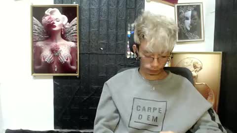 Snapshot of cutie_mico chatting on 03.04.25 cutie_mico online show from 03.04.25