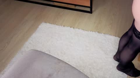 Snapshot of cutievikki chatting on 02.12.26 Vikki online show from 02.12.26