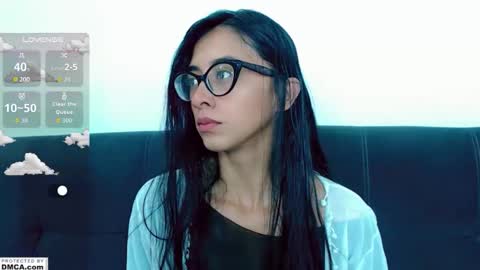 Snapshot of cutte_kitty_ chatting on 11.19.25 miss ari online show from 11.19.25