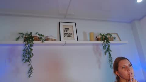 Laura online show from 02.12.26