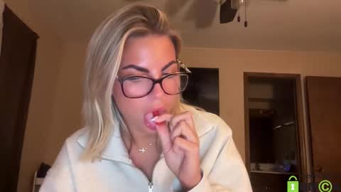 Snapshot of cxbraj chatting on 02.24.26 cxbraj online show from 02.24.26