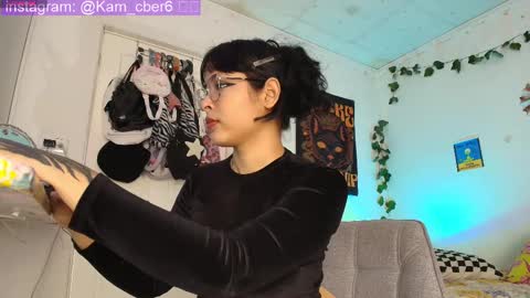 Snapshot of cybercami chatting on 09.29.25 Camila online show from 09.29.25