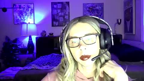 Nicki Molotov online show from 01.05.25