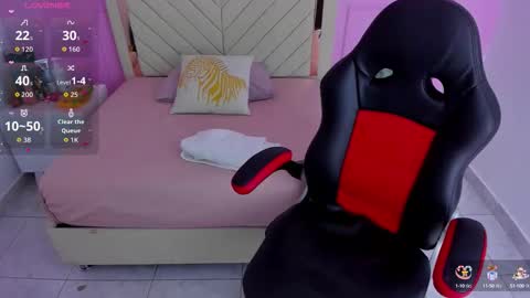 C Y N T H I A  online show from 10.15.25