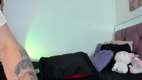 Snapshot of cynthiaa33 chatting on 12.06.24 cynthiaa33 online show from 12.06.24