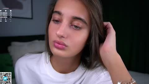 Isabella online show from 10.20.25