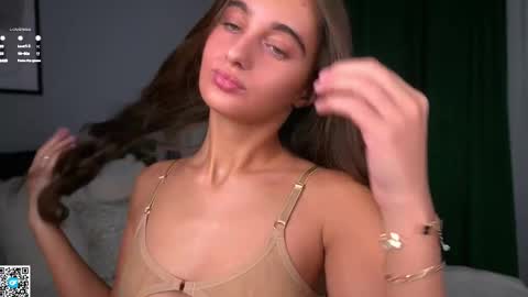 Isabella online show from 11.25.25