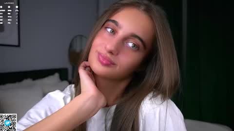 Isabella online show from 11.30.25