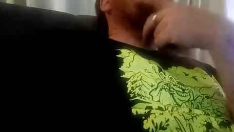 Snapshot of d1988 chatting on 11.22.25 D online show from 11.22.25