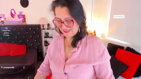 Mia  online show from 12.01.25