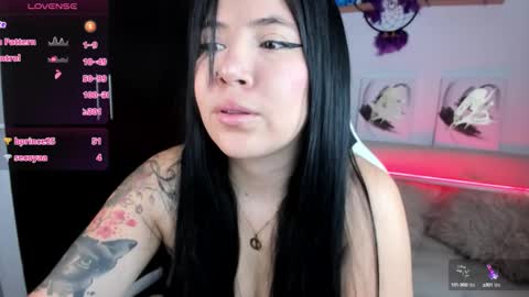 Snapshot of daahanna_ chatting on 09.12.25 Ailyn online show from 09.12.25