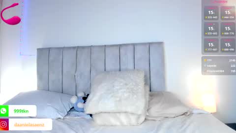 Daniela Saenz online show from 03.06.25