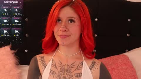 Snapshot of daarlene chatting on 03.01.25 Darlene online show from 03.01.25