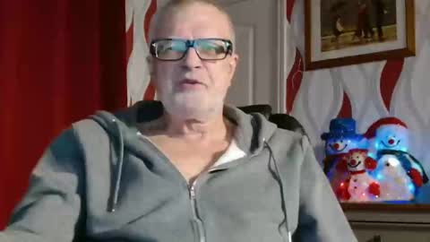 Snapshot of daddiescockforyou chatting on 12.09.24 Brian ... online show from 12.09.24