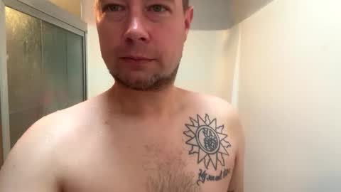 Snapshot of daddycam33 chatting on 10.09.25 DaddyCam33 online show from 10.09.25