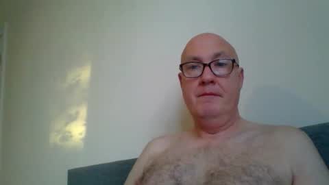 daddyhere4uall6 online show from 10.25.25